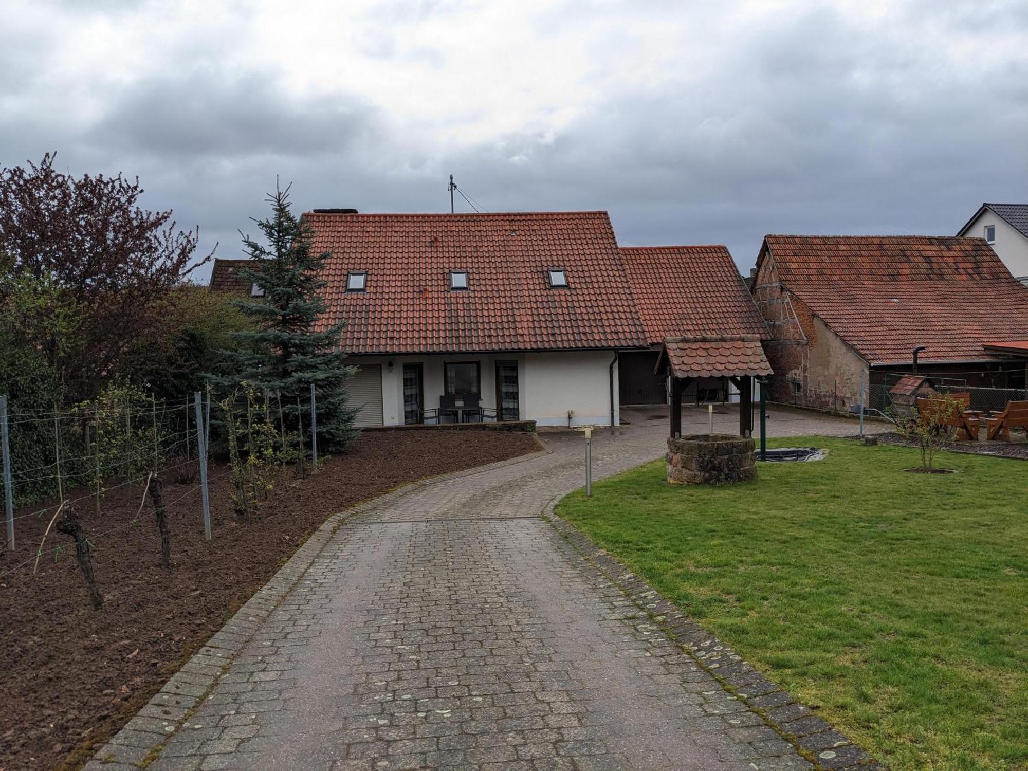 Madenburgblick Eschbach (Sudliche Weinstrasse)